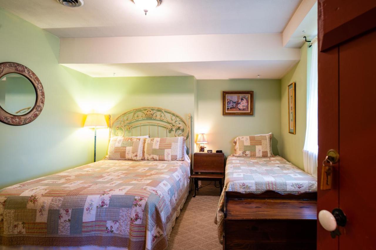 Bed and Breakfast The Pines Of Dresden Esterno foto